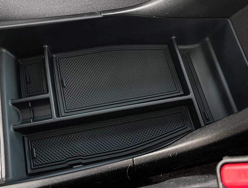 Organizer under the center console - Smoothbev