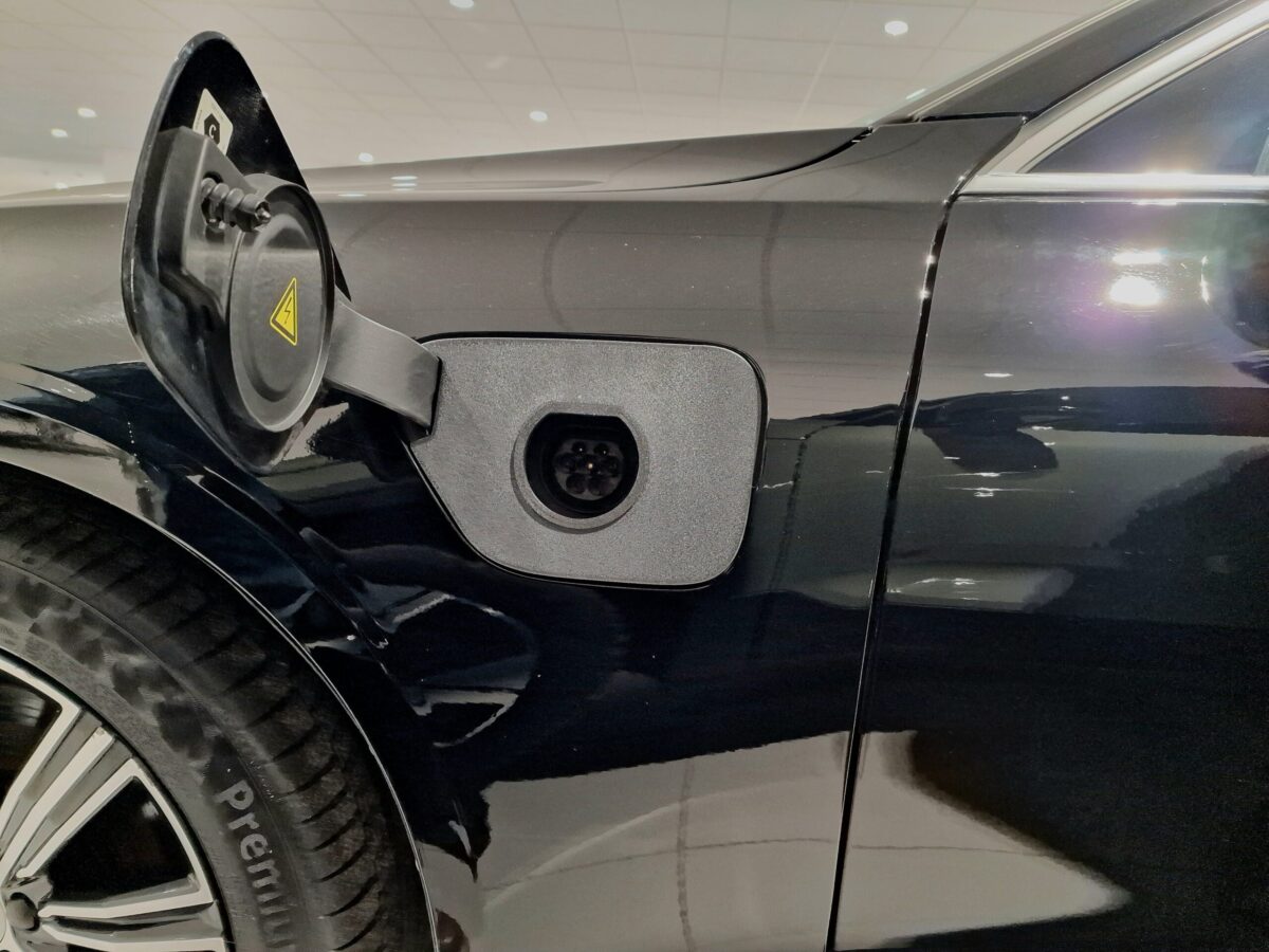 Charging port cover - Smoothbev